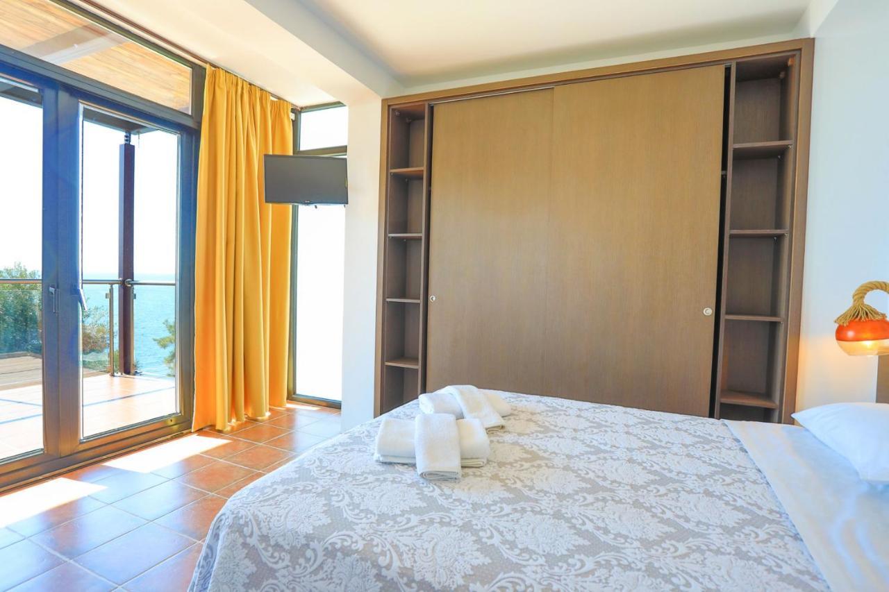 Kalma Villa Dio Nea Moudania Bagian luar foto
