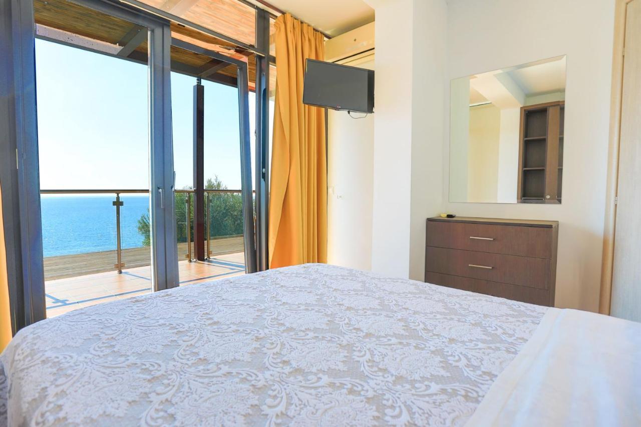 Kalma Villa Dio Nea Moudania Bagian luar foto