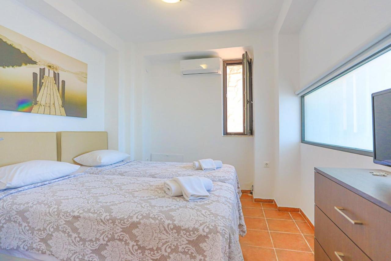 Kalma Villa Dio Nea Moudania Bagian luar foto